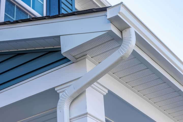 Cheap and durable vinyl gutters installation in Hickory